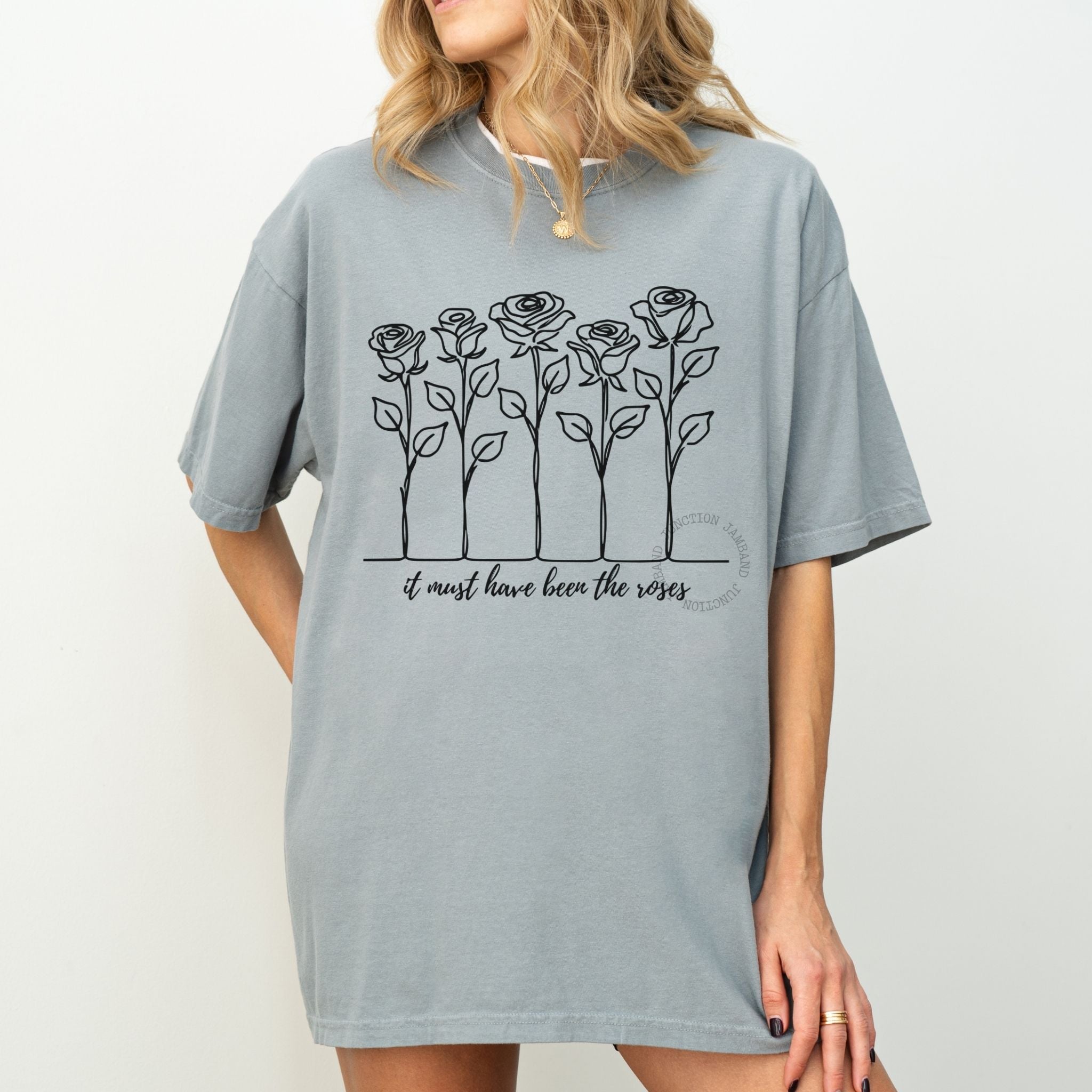 Roses song design shirt with vintage folk inspired style