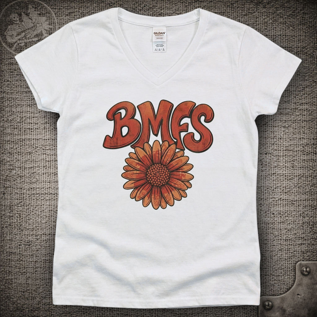 Red Daisy | Billy Strings Shakedown Lot Style Ladies V-Neck Tee