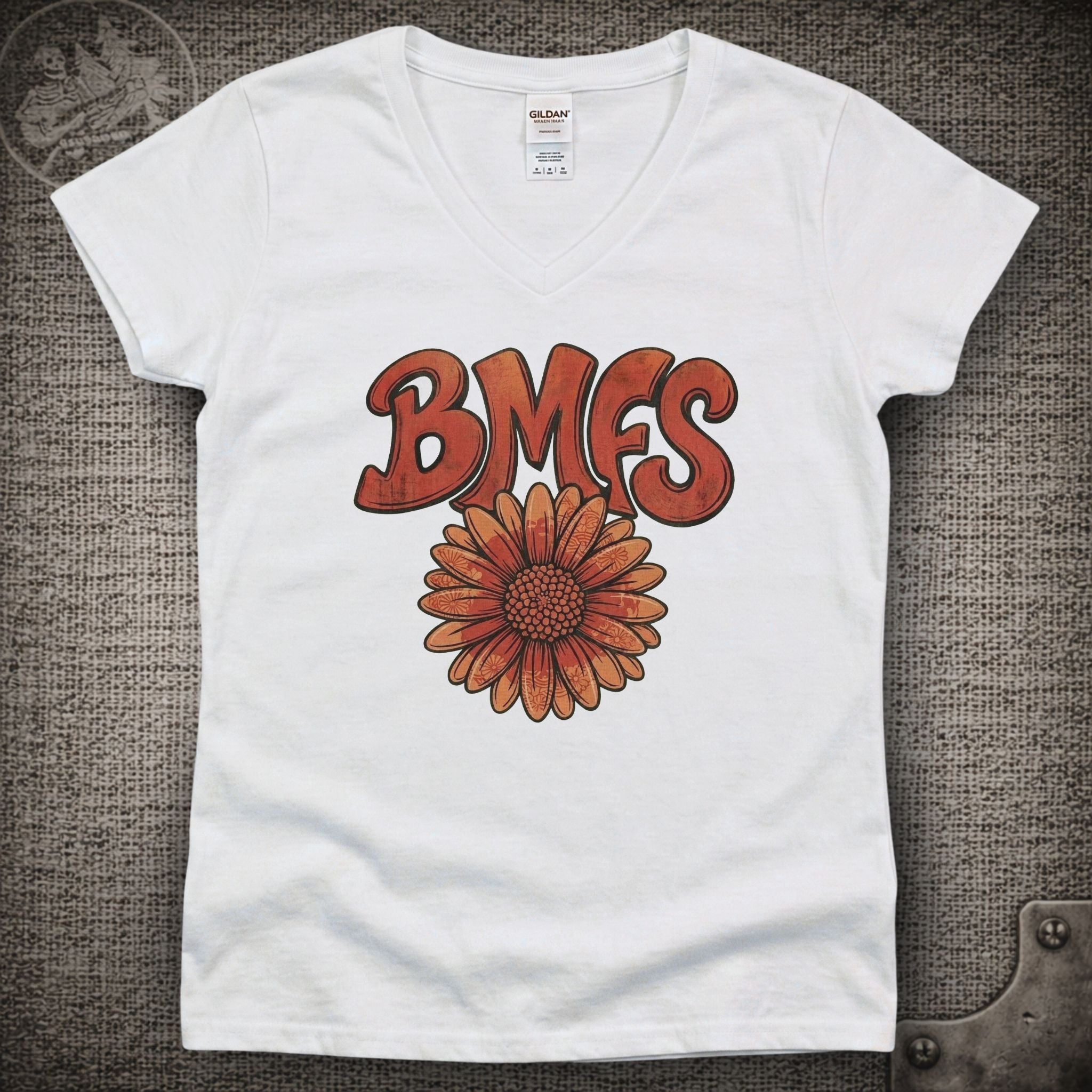 Red Daisy | Billy Strings Shakedown Lot Style Ladies V-Neck Tee
